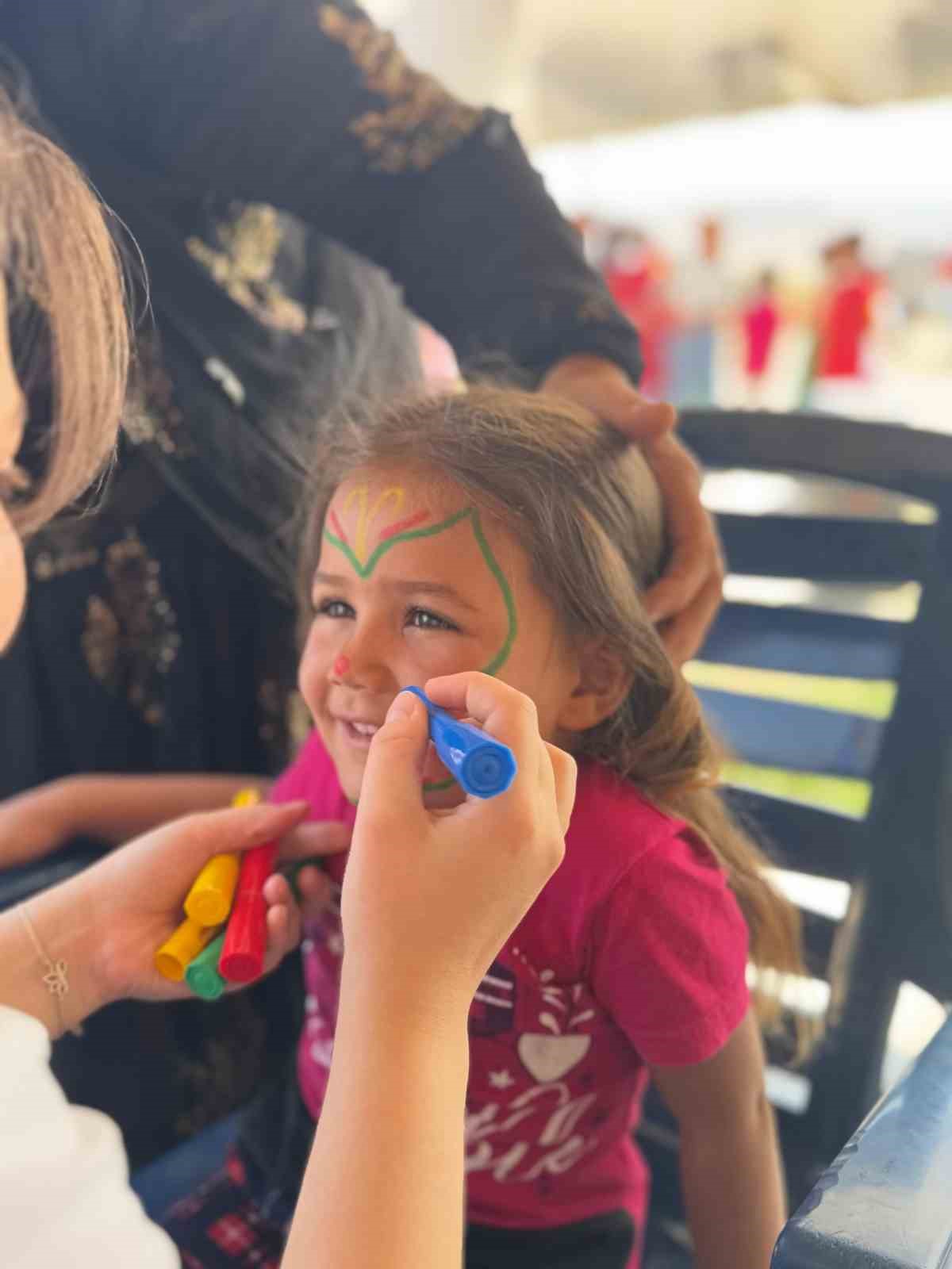 mevsimlik-iscilerin-cocuklari-unutulmaz-bir-gun-yasadi