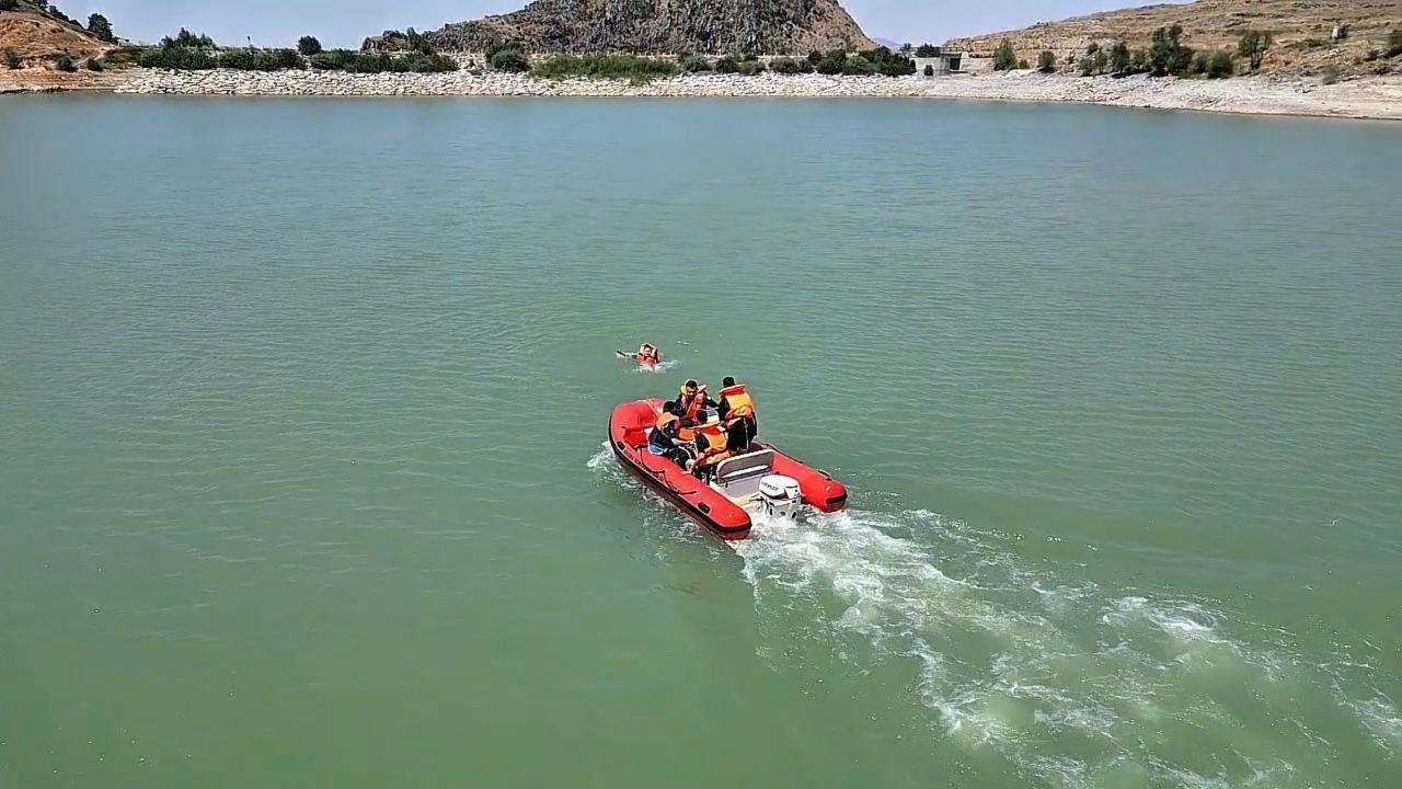 umke-ve-afaddan-nefes-kesen-suda-bogulma-tatbikati