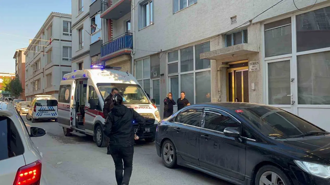 yasli-adam-bos-dukkanda-olu-bulundu