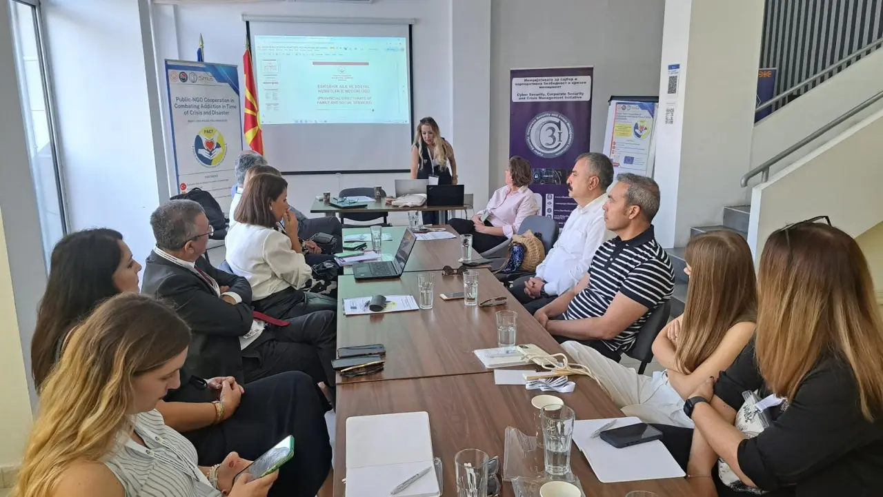 kriz-anlarinda-bagimlilikla-mucadele-masaya-yatirildi