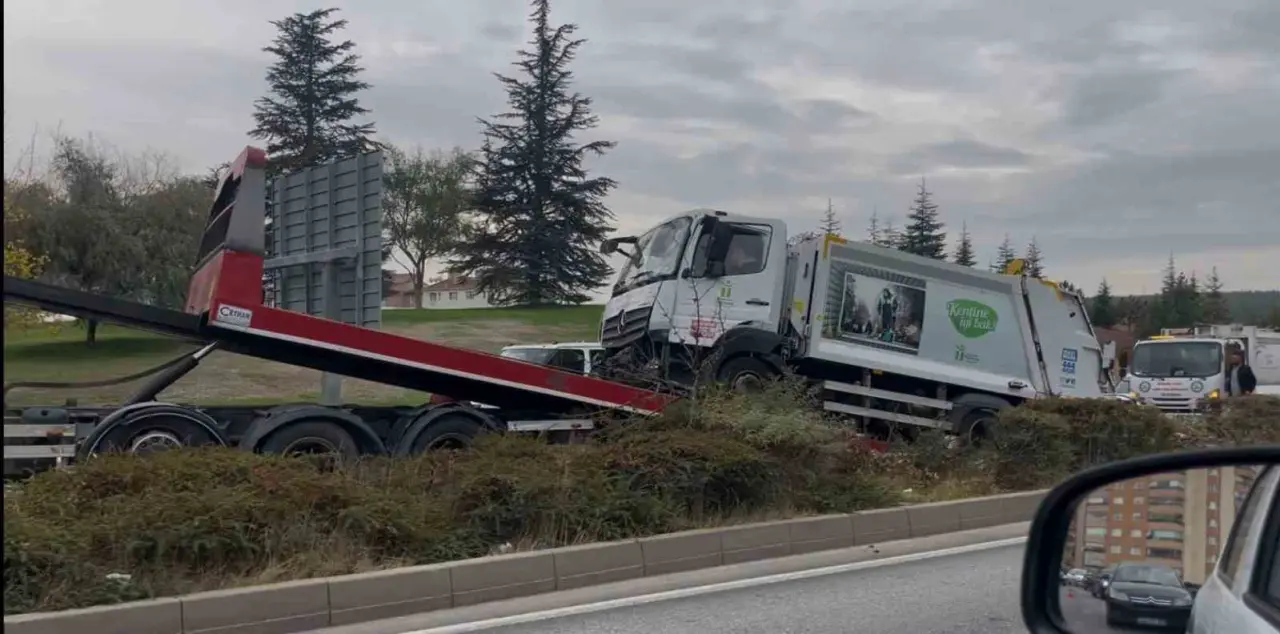 kontrolden-cikan-cop-kamyonu-agaclari-yatirarak-refuje-cikti