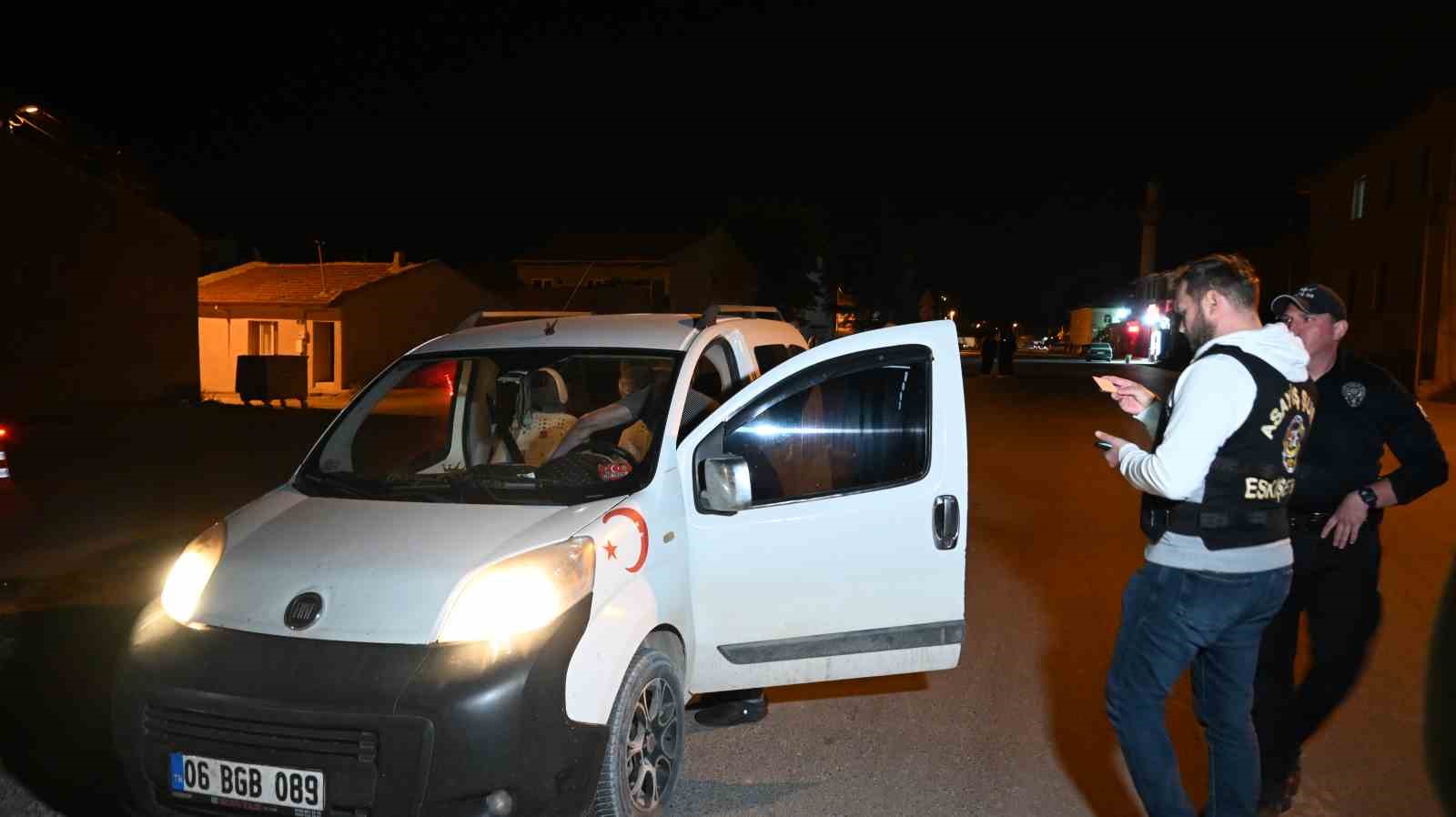 eskisehirde-51-polis-ile-yapilan-denetimde-395-sahis-ve-157-arac-sorgulandi