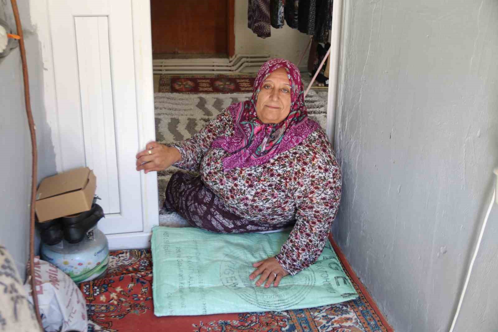 kirilan-tekerlekli-sandalyesinin-yenisini-polis-alip-hediye-etti