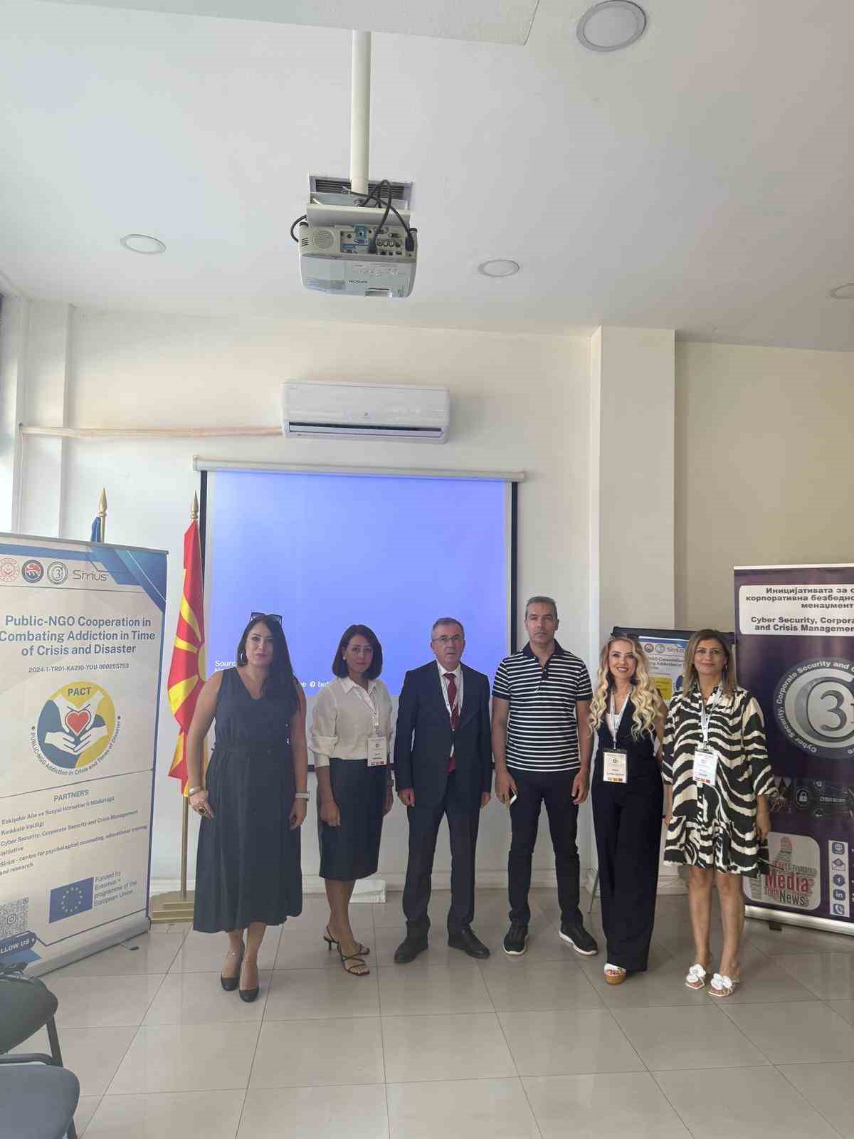 kriz-anlarinda-bagimlilikla-mucadele-masaya-yatirildi