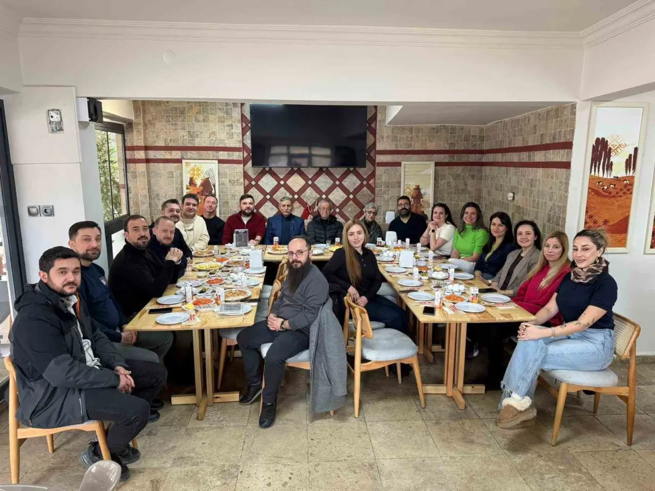 ilkokul-arkadaslari-24-yil-sonra-bulustu