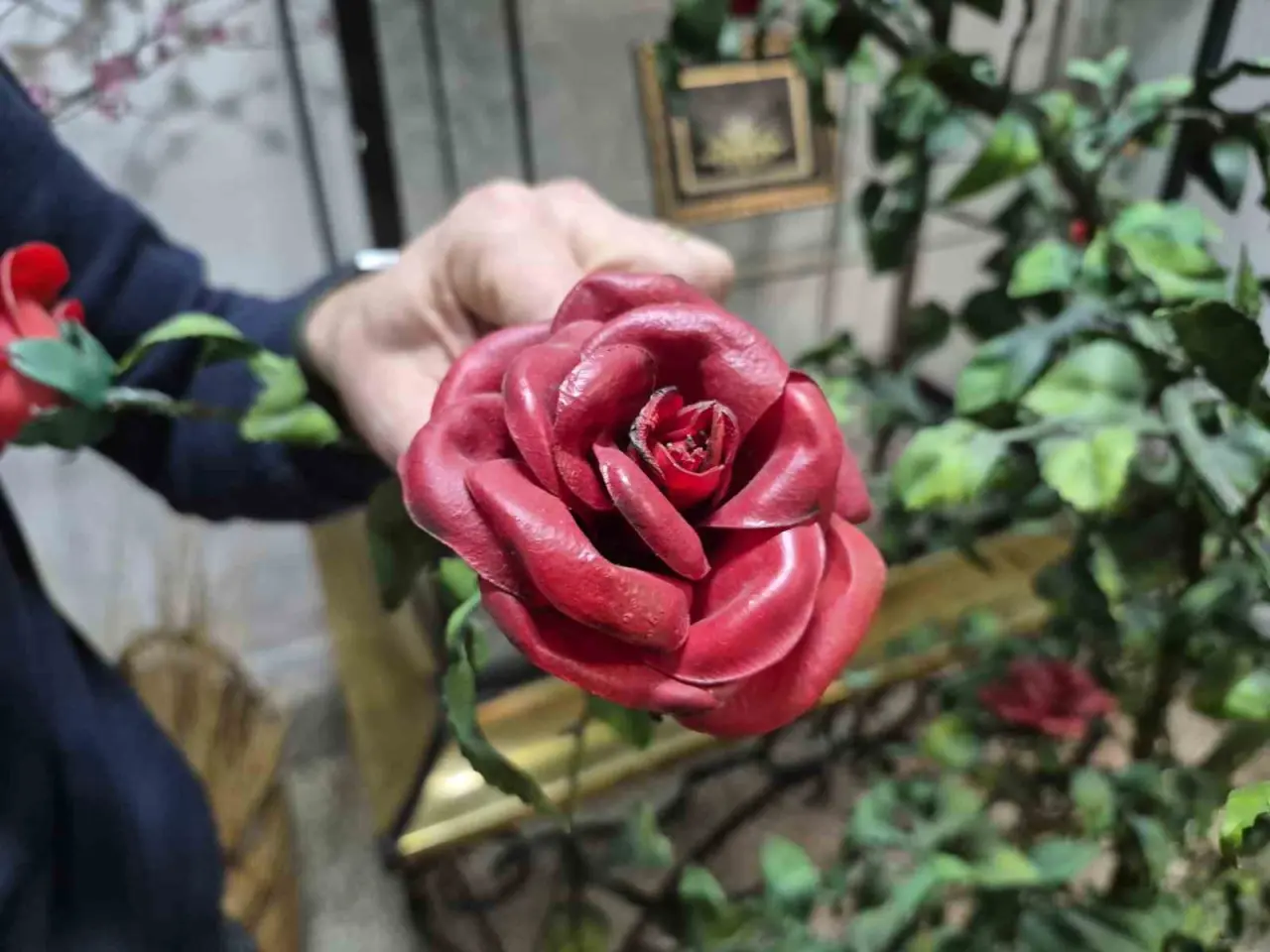 eskisehir-olgunlasma-enstitusunde-atik-siseler-gul-oldu