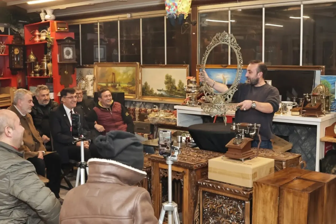 baskan-eyup-kahveci-antika-ve-mezat-bulusmalarina-katildi