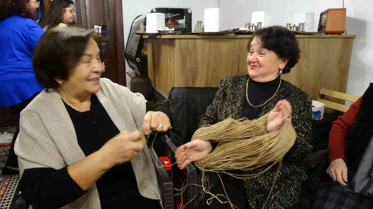 kutahyada-orgunu-al-da-gel-etkinligi-kadinlari-bir-araya-getirdi