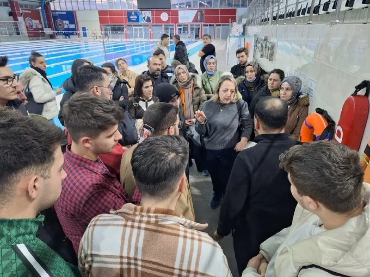 olimpik-yuzme-havuzunda-uygulamali-egitim