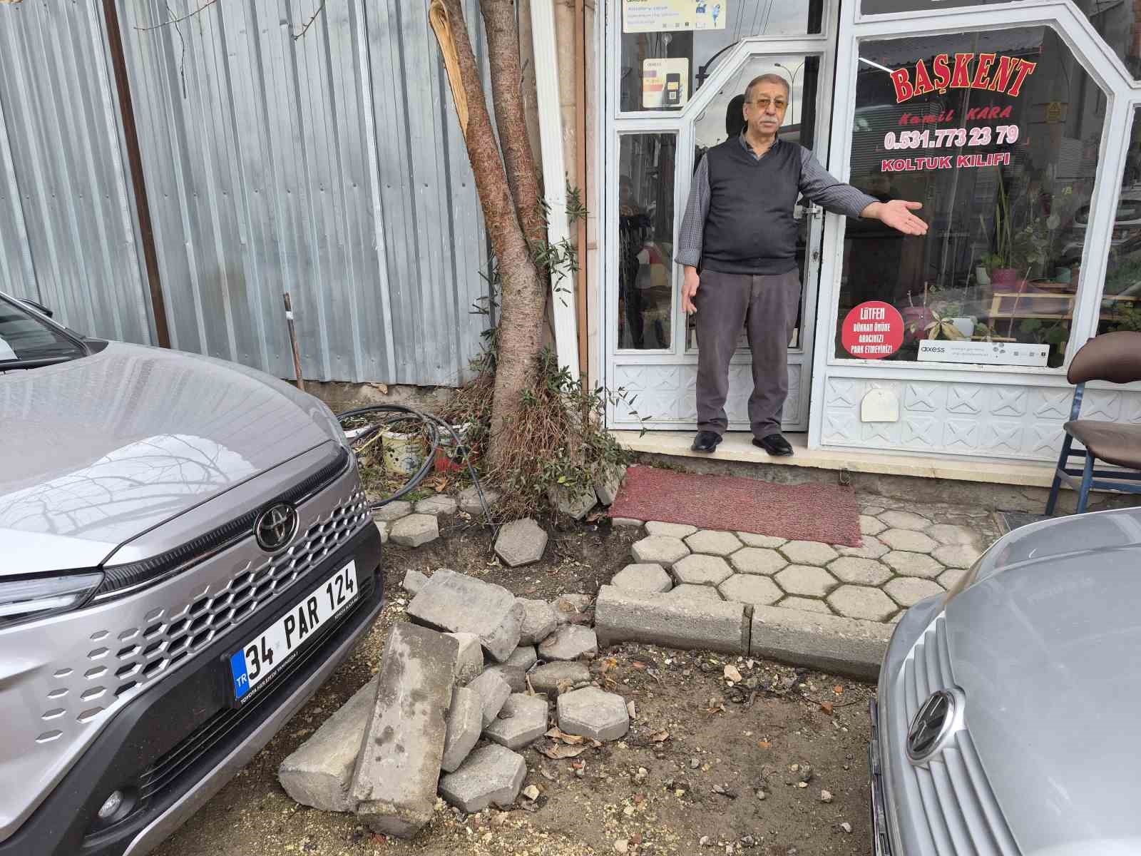 altyapi-calismalari-sirasinda-bozulan-sokagin-onarilmasi-bekleniyor