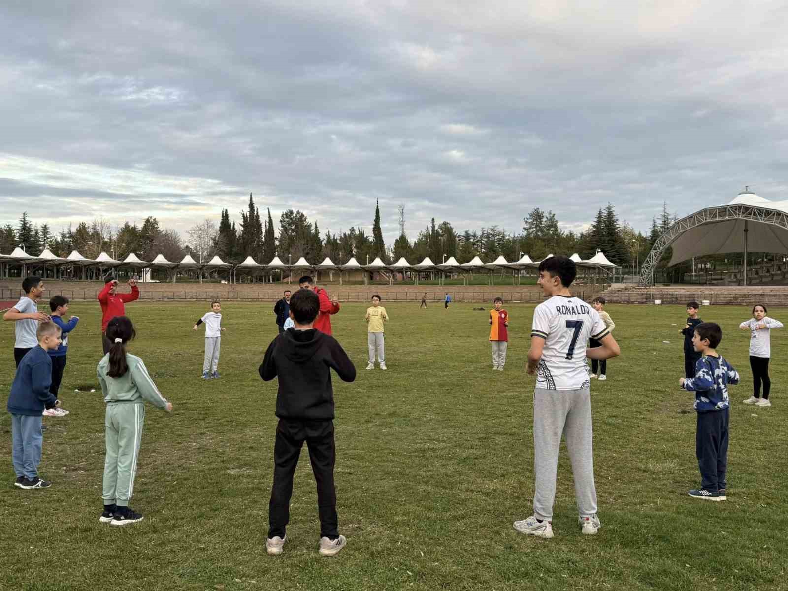 bilecikte-atletizm-spor-okullarina-yogun-ilgi