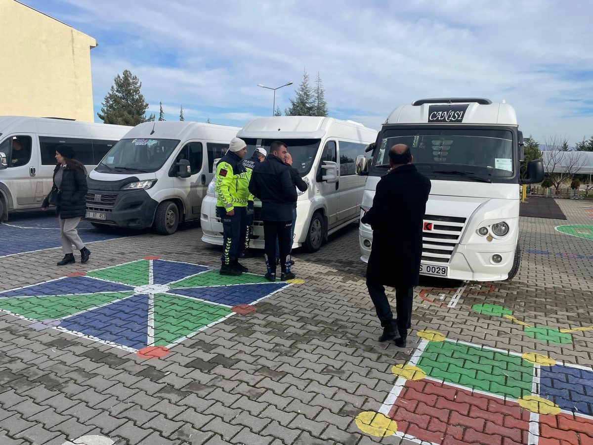 bilecikte-tasimali-egitim-araclari-denetlendi