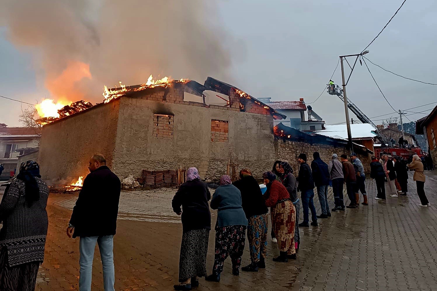 domanicte-ahir-yangini-korkuttu