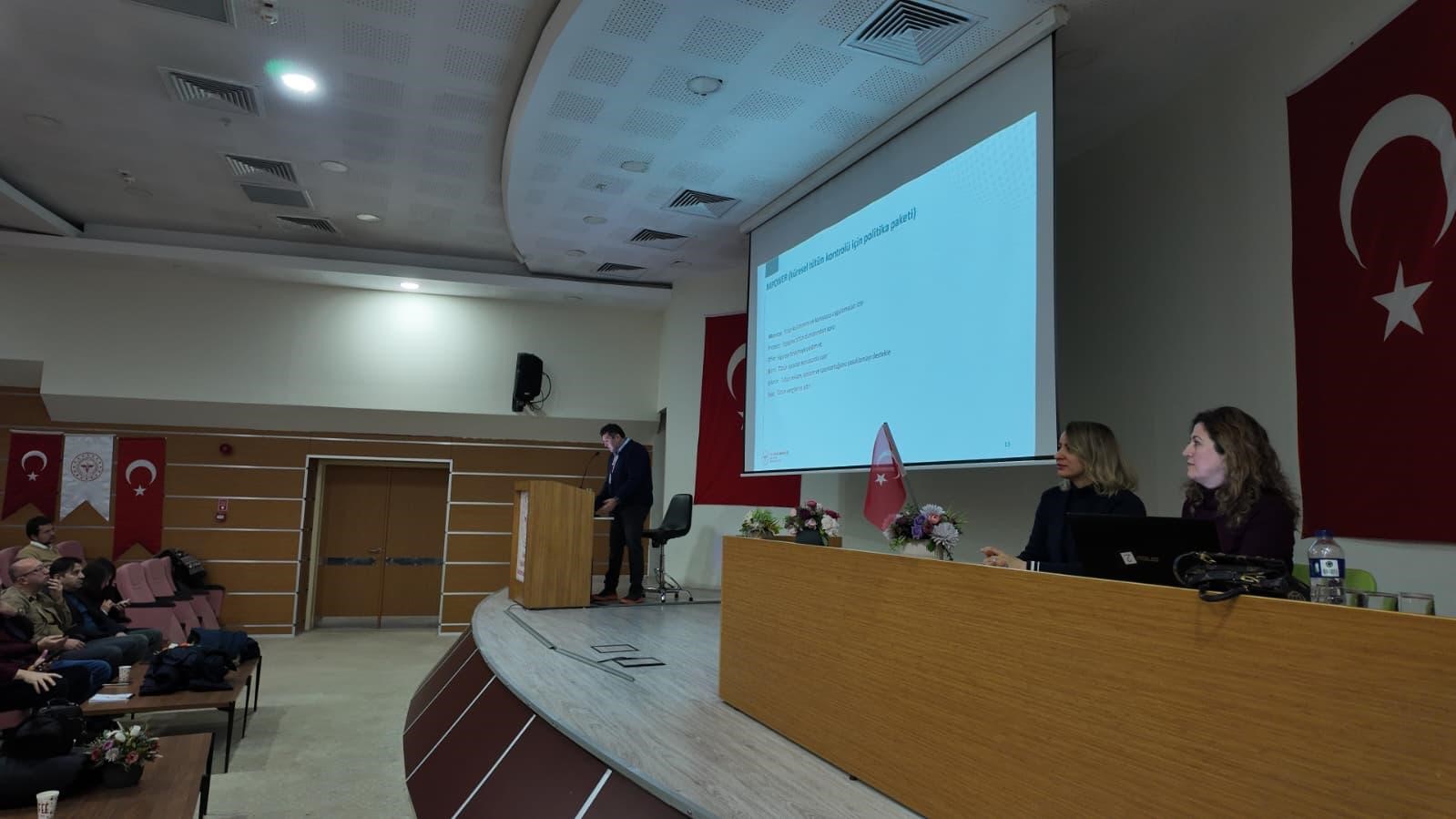 eskisehirde-aile-hekimlerine-tutun-bagimliligi-tedavisi-egitimi