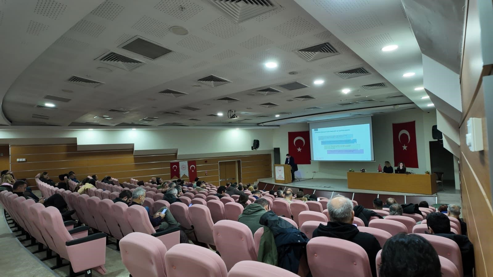 eskisehirde-aile-hekimlerine-tutun-bagimliligi-tedavisi-egitimi