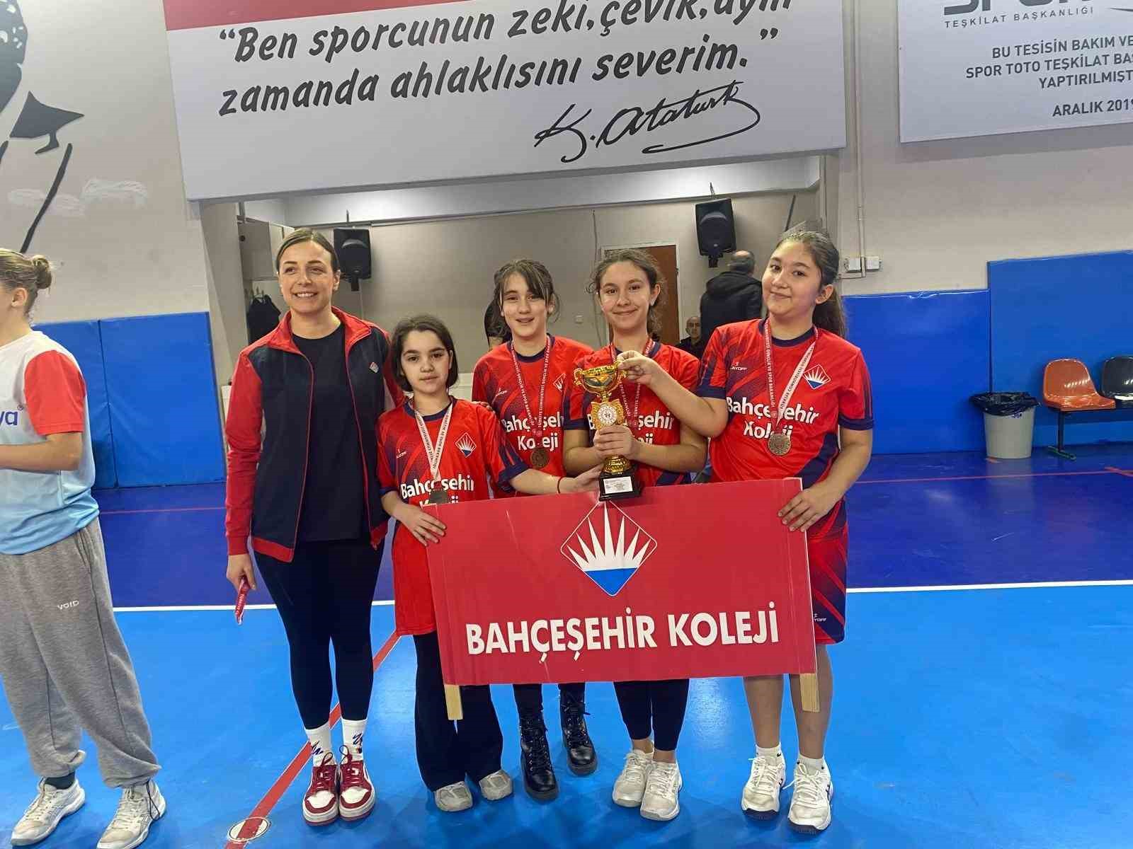eskisehirde-badminton-heyecani-sona-erdi