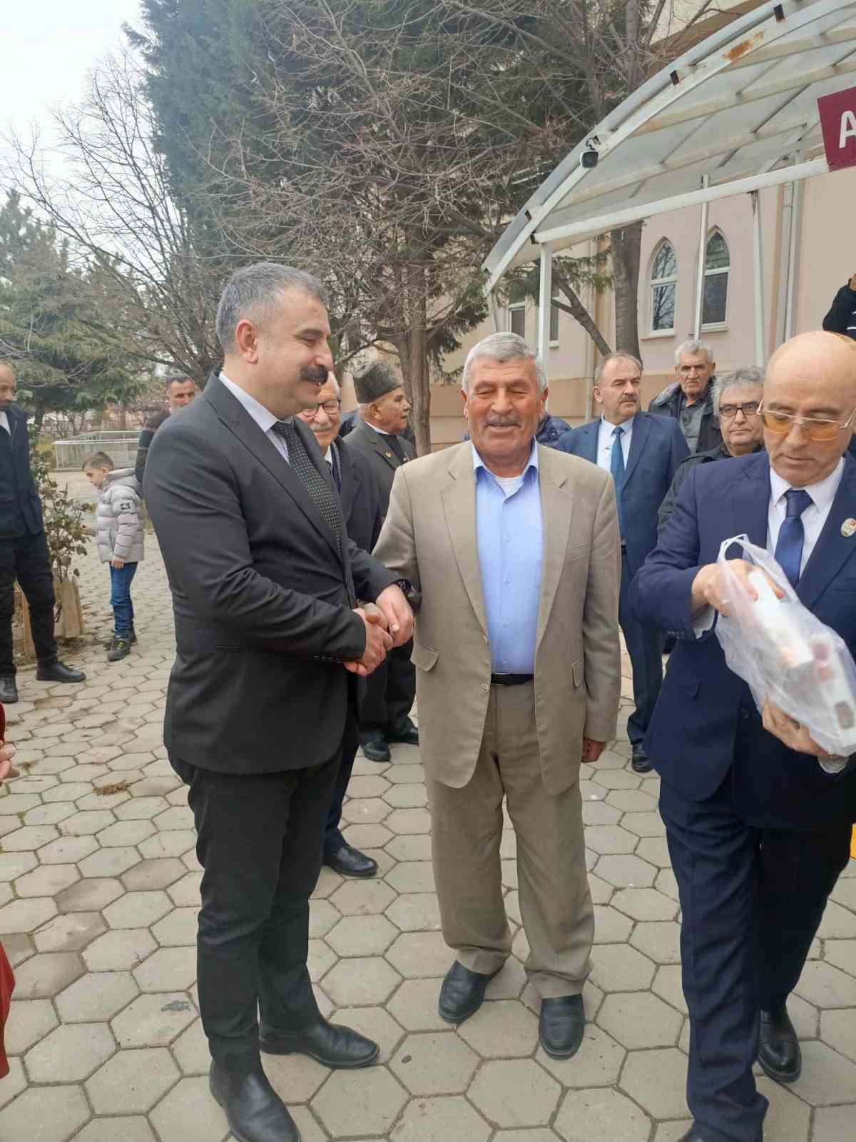 eskisehirde-gonul-koprusu-sehit-yakinlari-ve-gaziler-huzurevinde-agirlandi