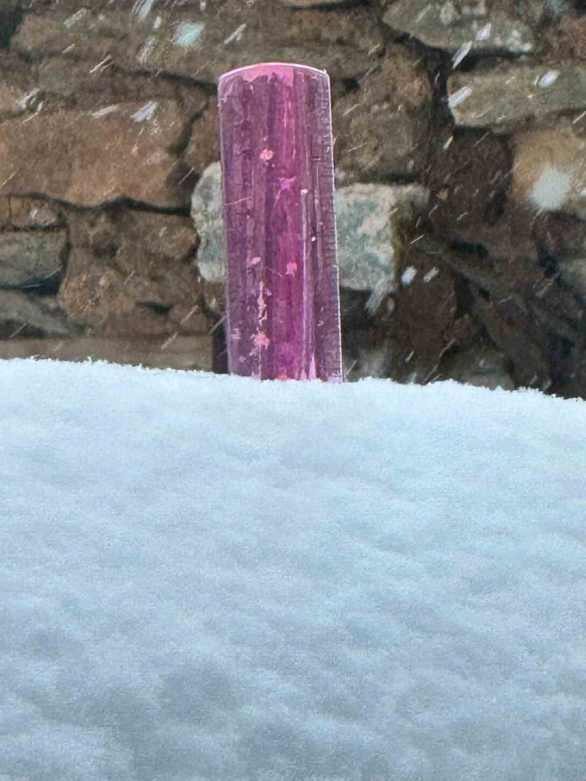 eskisehirde-kar-kalinligi-25-santimetreyi-gecti-yollar-kapandi