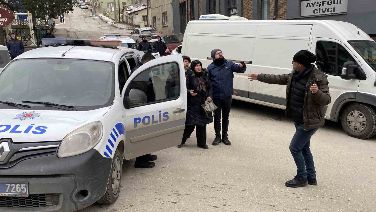 eskisehirde-panik-anlari-insaatin-8inci-katindan-atlamaya-calisti