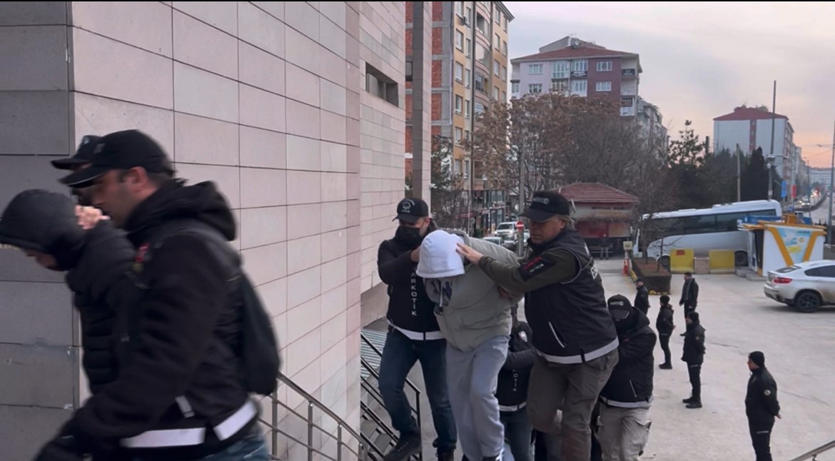eskisehirdeki-uyusturucu-operasyonlarinda-7-tutuklama