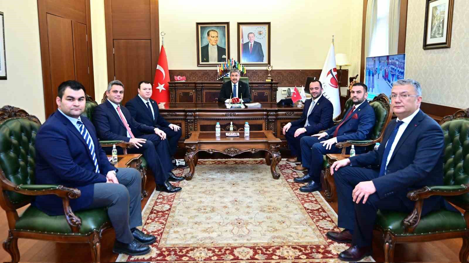 eskisehirspor-yonetimi-vali-yilmazi-ziyaret-etti