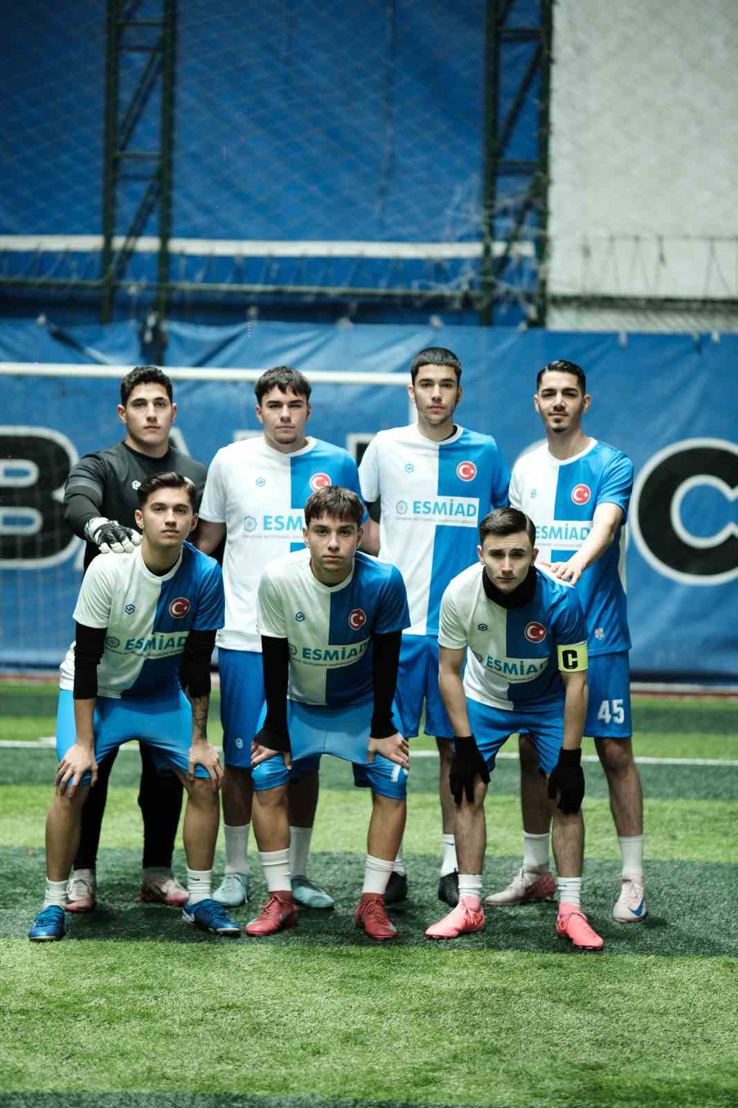 esmiaddan-eskisehirli-genclere-ve-spora-tam-destek