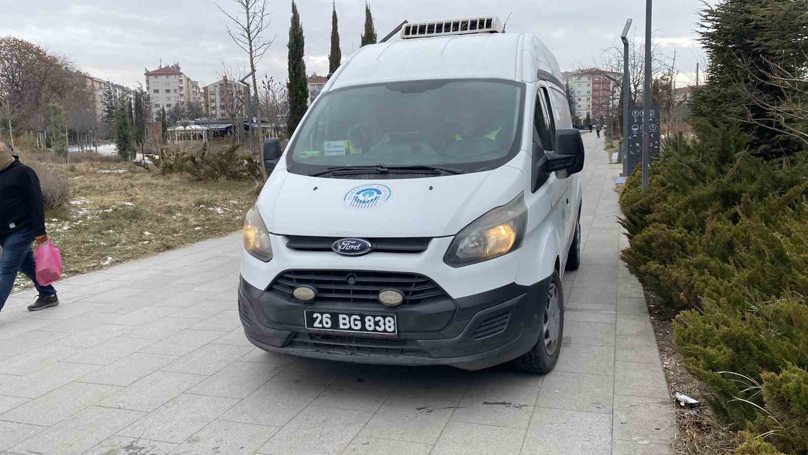 hayvansever-kadin-ile-belediye-personeli-arasinda-kopek-tartismasi