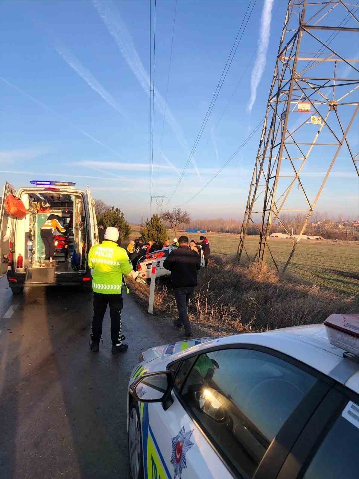 kamyonla-carpisan-otomobil-surucusu-hayatini-kaybetti