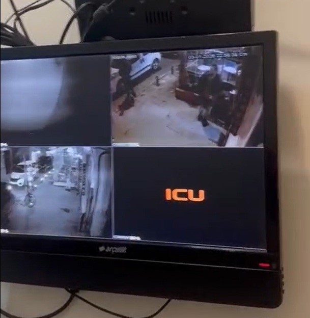 kumar-oynatilan-mekana-kapiyi-ikiye-bolerek-giren-polis-catidan-kacmaya-calisanlari-yakaladi