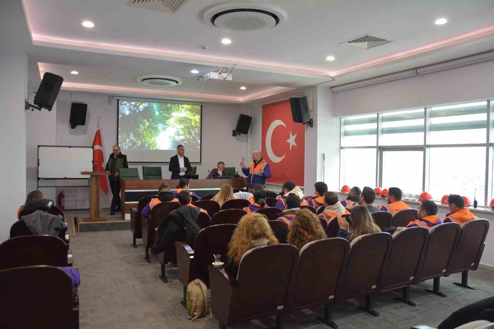 kutahyada-arama-kurtarma-gonullulerine-orman-yanginlarina-mudahale-egitimi