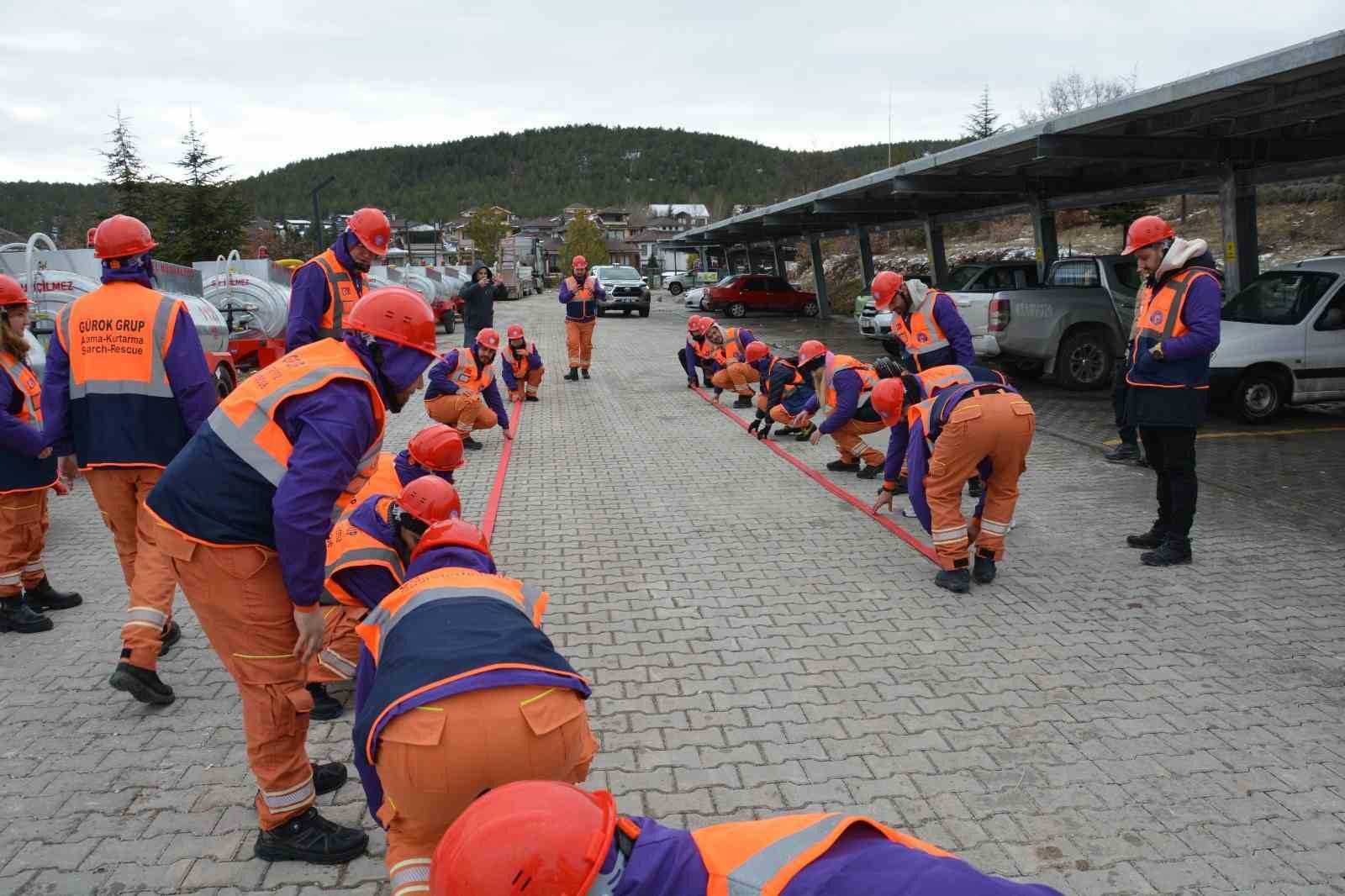 kutahyada-arama-kurtarma-gonullulerine-orman-yanginlarina-mudahale-egitimi