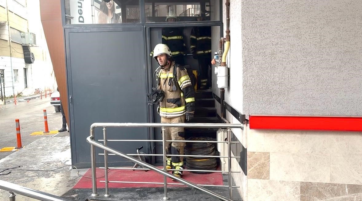 kutahyada-korkutan-yangin-3-kisi-dumandan-etkilendi