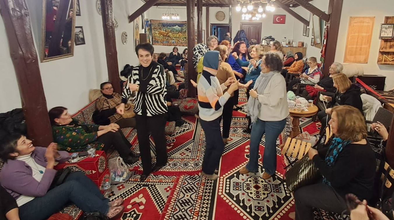 kutahyada-orgunu-al-da-gel-etkinligi-kadinlari-bir-araya-getirdi