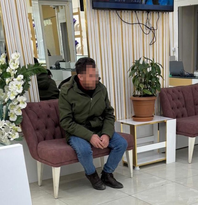 sahte-bilezikleri-verip-pazarlikla-fazla-altin-almak-isterken-yakalandi