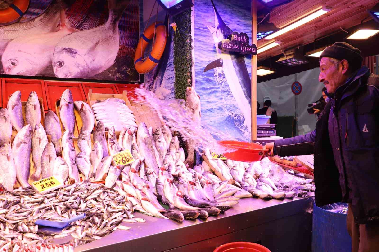 soguk-havalar-balik-tezgahlarini-da-vurdu