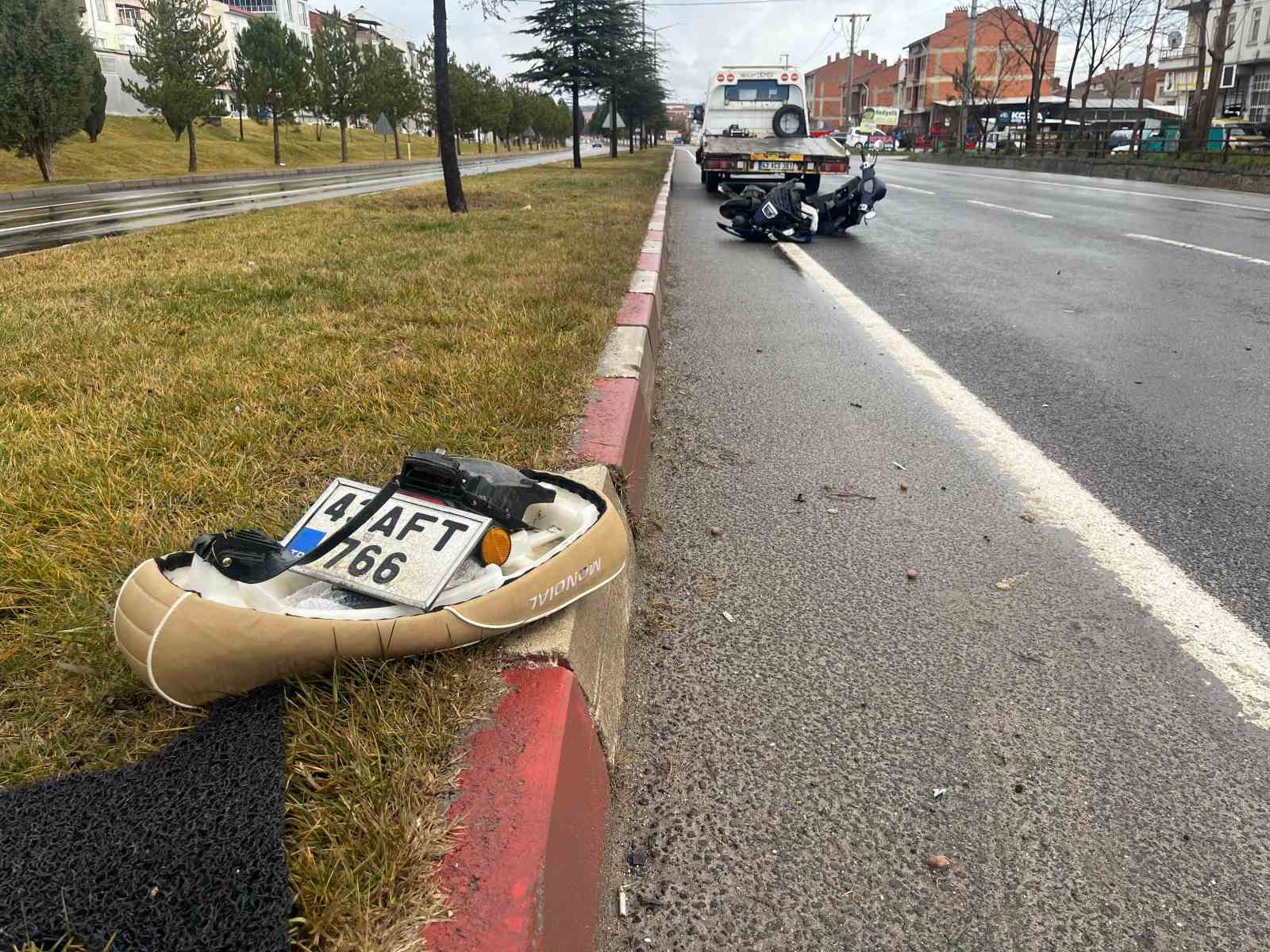 otomobil-ile-motosiklet-carpisti-2-agir-yarali